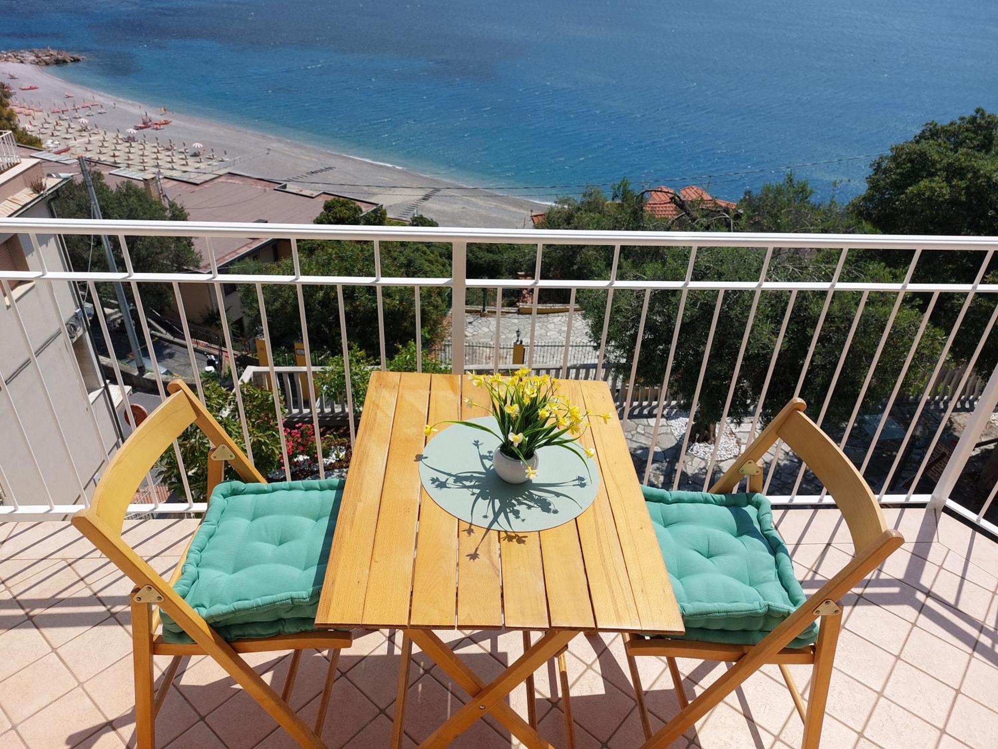 Una finestra sul mare Home 2 Bergeggi Exterior foto